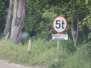 A sign before the Khwai bridge.